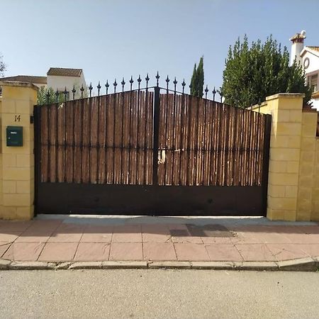 Agradable Casa Con Piscina En La Serrania. أرياتي المظهر الخارجي الصورة