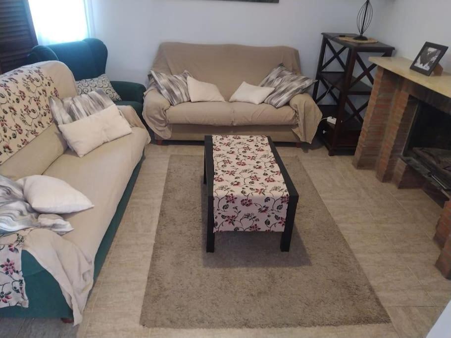 Agradable Casa Con Piscina En La Serrania. أرياتي المظهر الخارجي الصورة